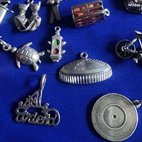 Lot Of 24 Sterling Silver Braclet Charms Vintage - Picture 2 of 5